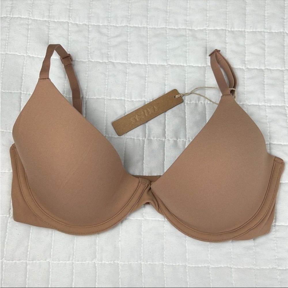 Skims 32D scoop bra